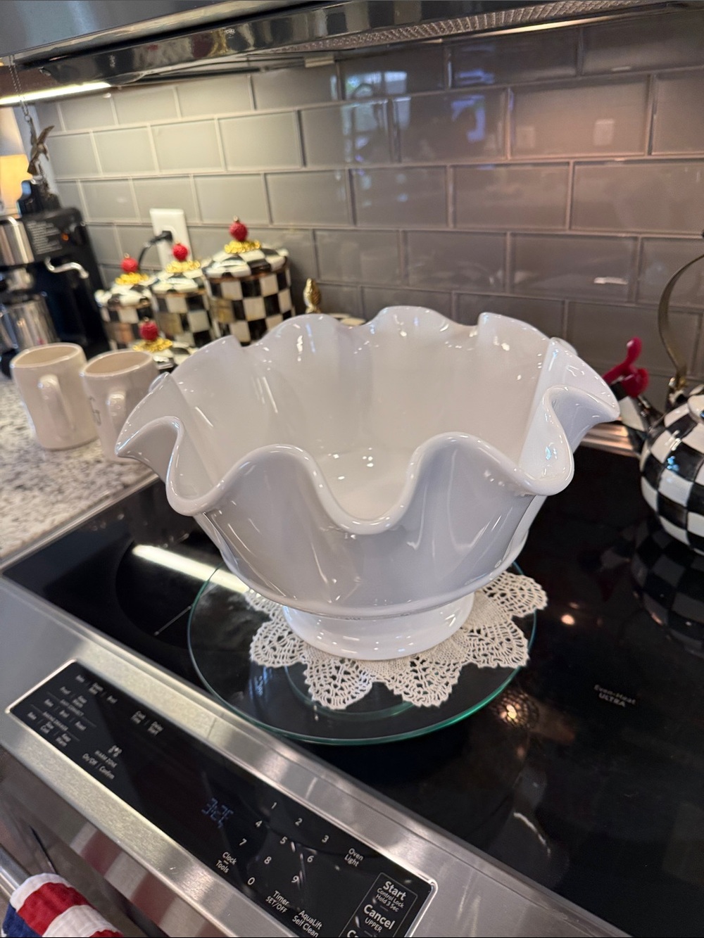 Vintage Pier 1 Dolomite White Ruffled Pedestal Centerpiece Bowl 12” - Picture 9 of 9